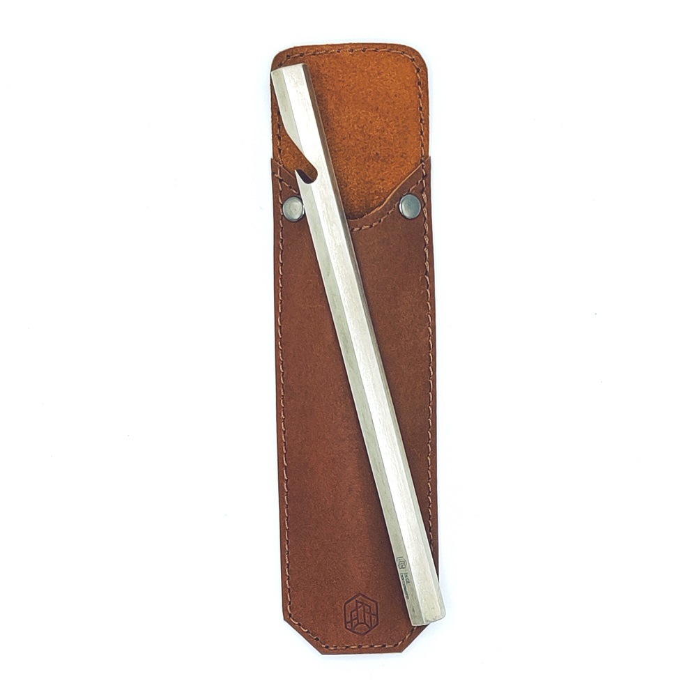 Brut  Homeware - Flaschenöffner massiv mit Lederetui