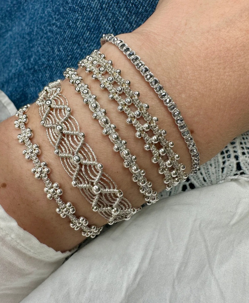LeJu - Bracelet silver metallic threads with silver glass beads