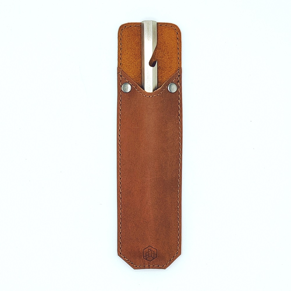 Brut  Homeware - Flaschenöffner massiv mit Lederetui