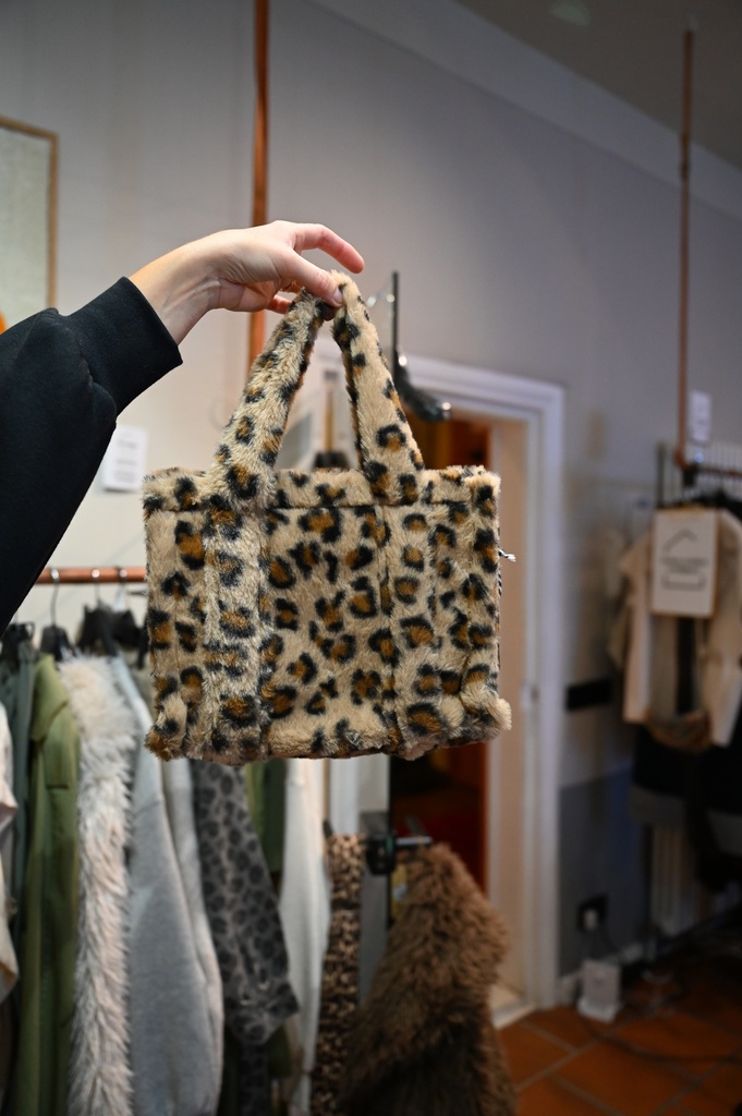 Fluffy Leo kleine Handtasche - hell - mit abnehmbarem Crossbodygurt