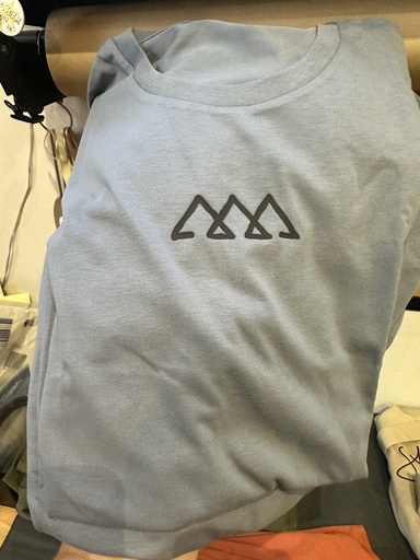 Moe - Unisex T-Shirt Three mountains YTT - blaugrau