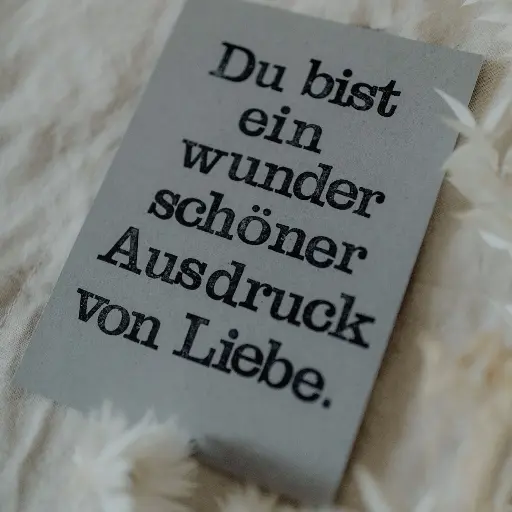 [PK006] Saja - Gestempelte Postkarte - Ausdruck von Liebe