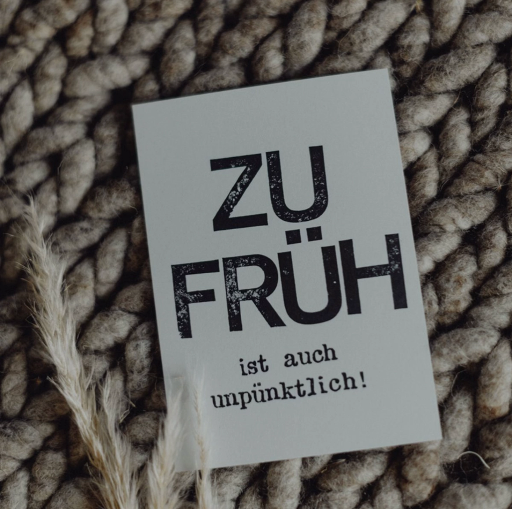 [PK053] Saja - Gestempelte Postkarte - Zu früh ist auch unpünktlich