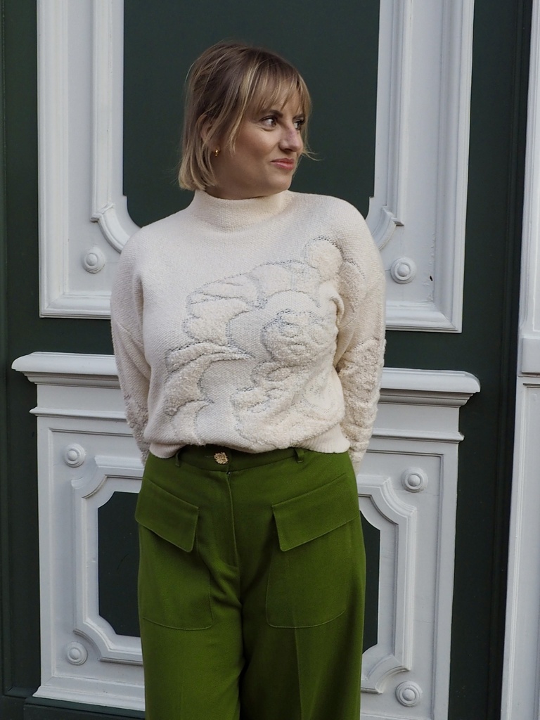 Caroline Biss - COSY PULLOVER WITH FLORAL RELIEF PATTERN cream