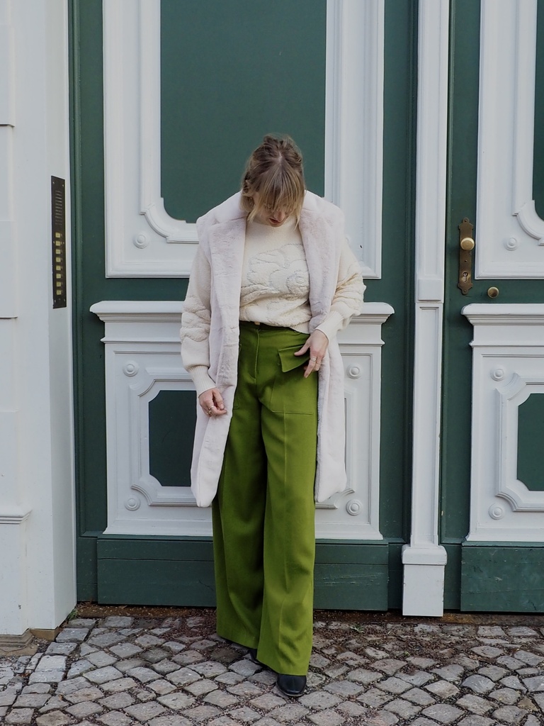 Caroline Biss - COSY PULLOVER WITH FLORAL RELIEF PATTERN cream