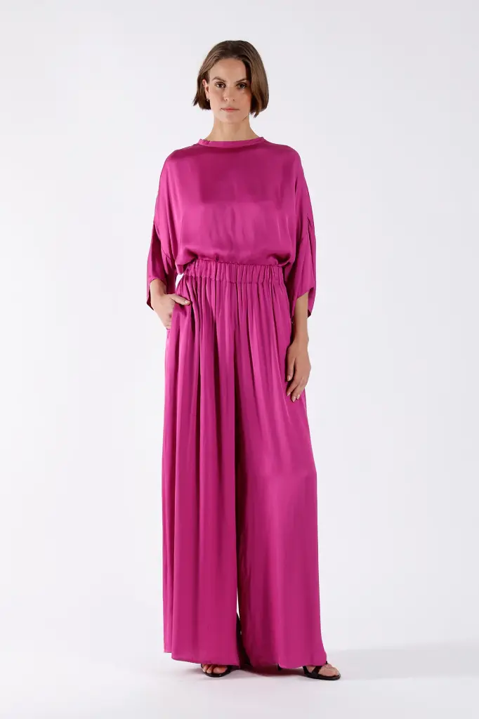 Julia June - LIZZY (1)