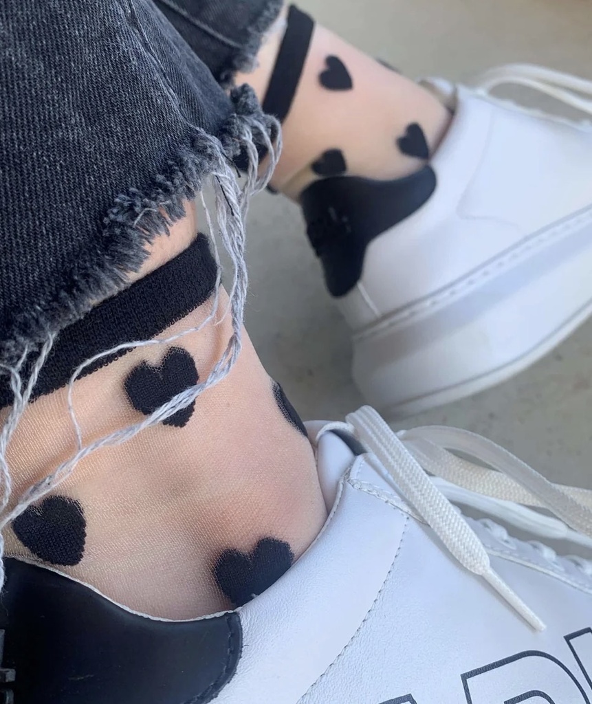 Sockette - Transparente Socken - Laure - schwarze Herzchen