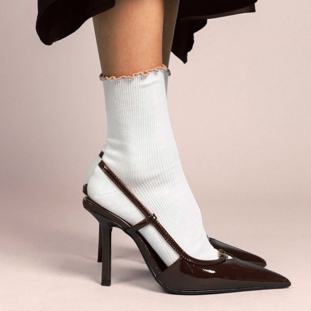 Klue - Organic cotton socks with ruffles | almond