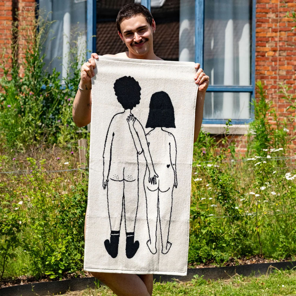 Helen B - Handtuch *naked couple back*