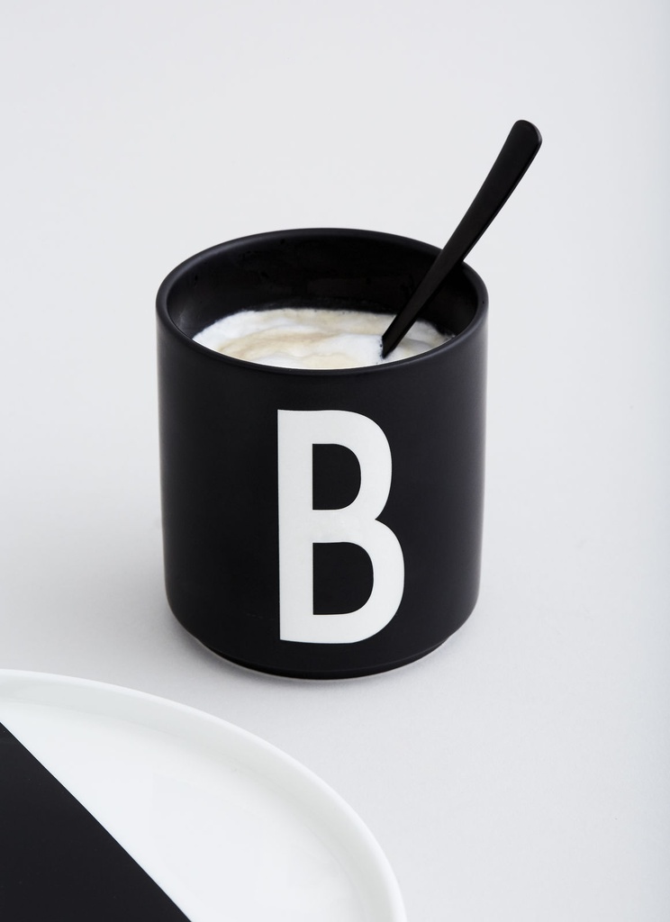 Design Letters - Personal Porcelain cup black A-Z