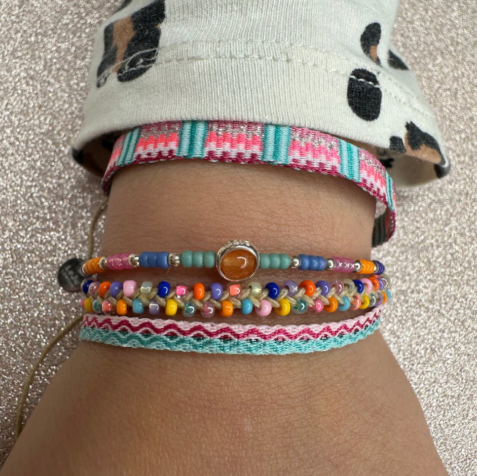 LeJu - multicolor handwoven kids bracelet with silver Beats and a jade semi-precuious stone / Armband