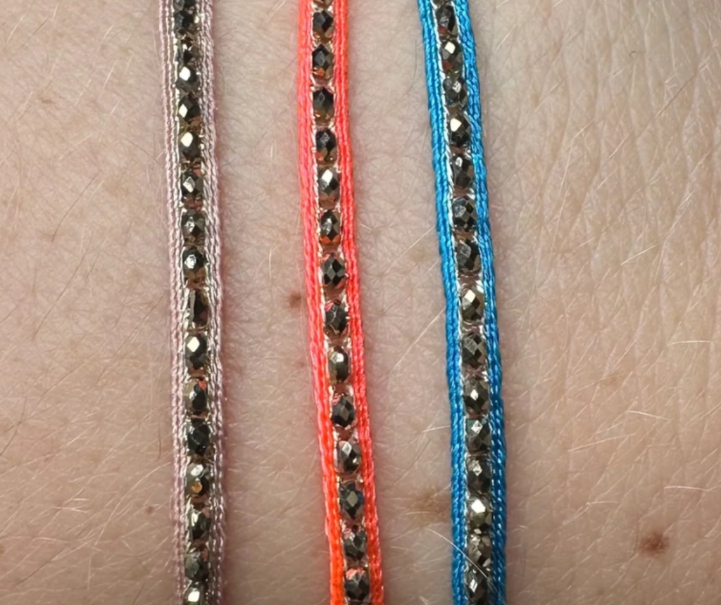 LeJu - MT24BIANCA3SS25 - BRACELET, GLASS BEADS, METALLIC THREADS