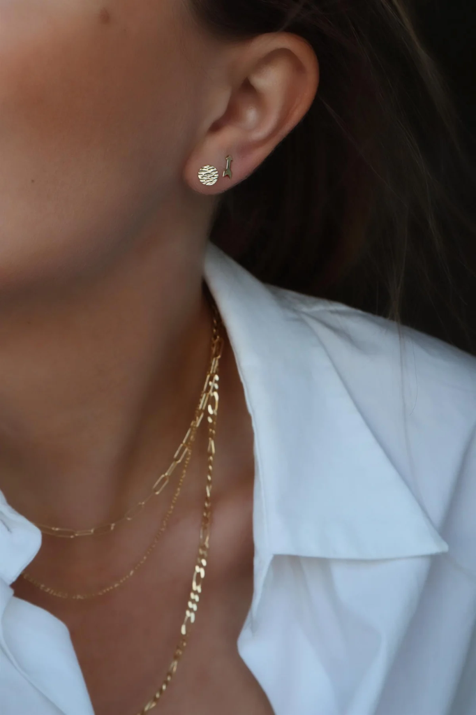 Jeberg Jewellery - Arrow studs gold