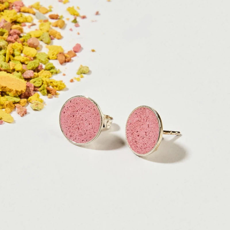 Hartgut Buntbeton - 11mm Ohrstecker (Paar) Silberfassung - Buntbeton - wild grapefruit (grapefruit)