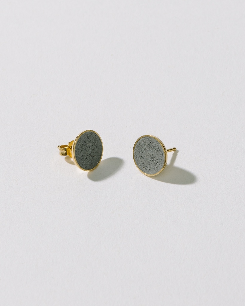 Hartgut Buntbeton - 11mm Ohrstecker (Paar) Silberfassung vergoldet - Graubeton - Gelbgold dunkelgrau