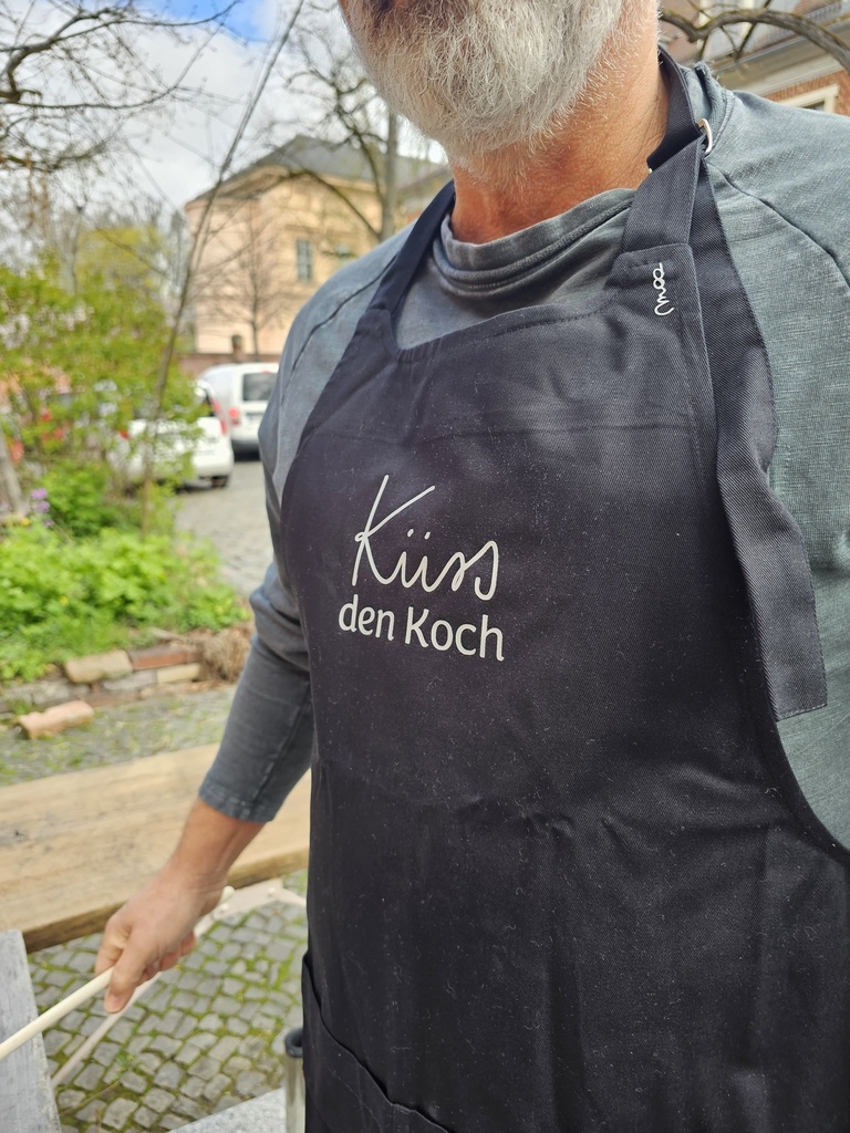 Moe - Küchenschürze Küss den Koch - schwarz
