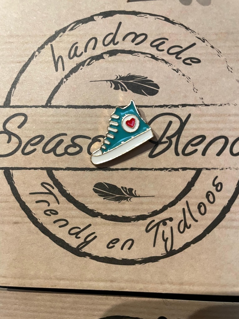 Season Blend - Pin CONVERSE HEART