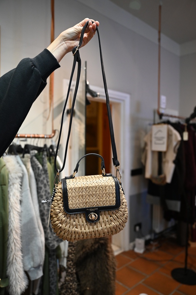 Handtasche Flora Geflecht Natur / Kunstleder schwarz