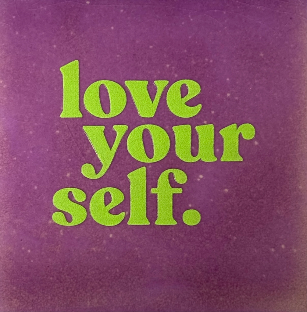 Yett Tiles - Fliese/Untersetzer - Love yourself - lila/lime