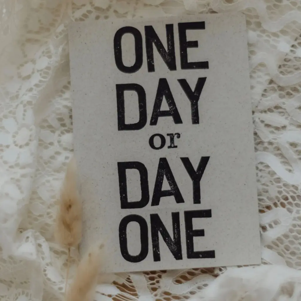 Saja - Gestempelte Postkarte - One day or day one