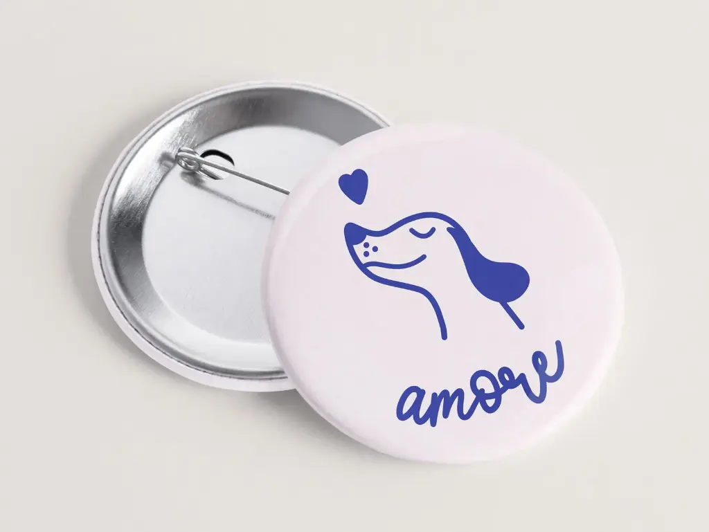 Tante Tia - Button/Anstecker/Pin - Amore (Hund)