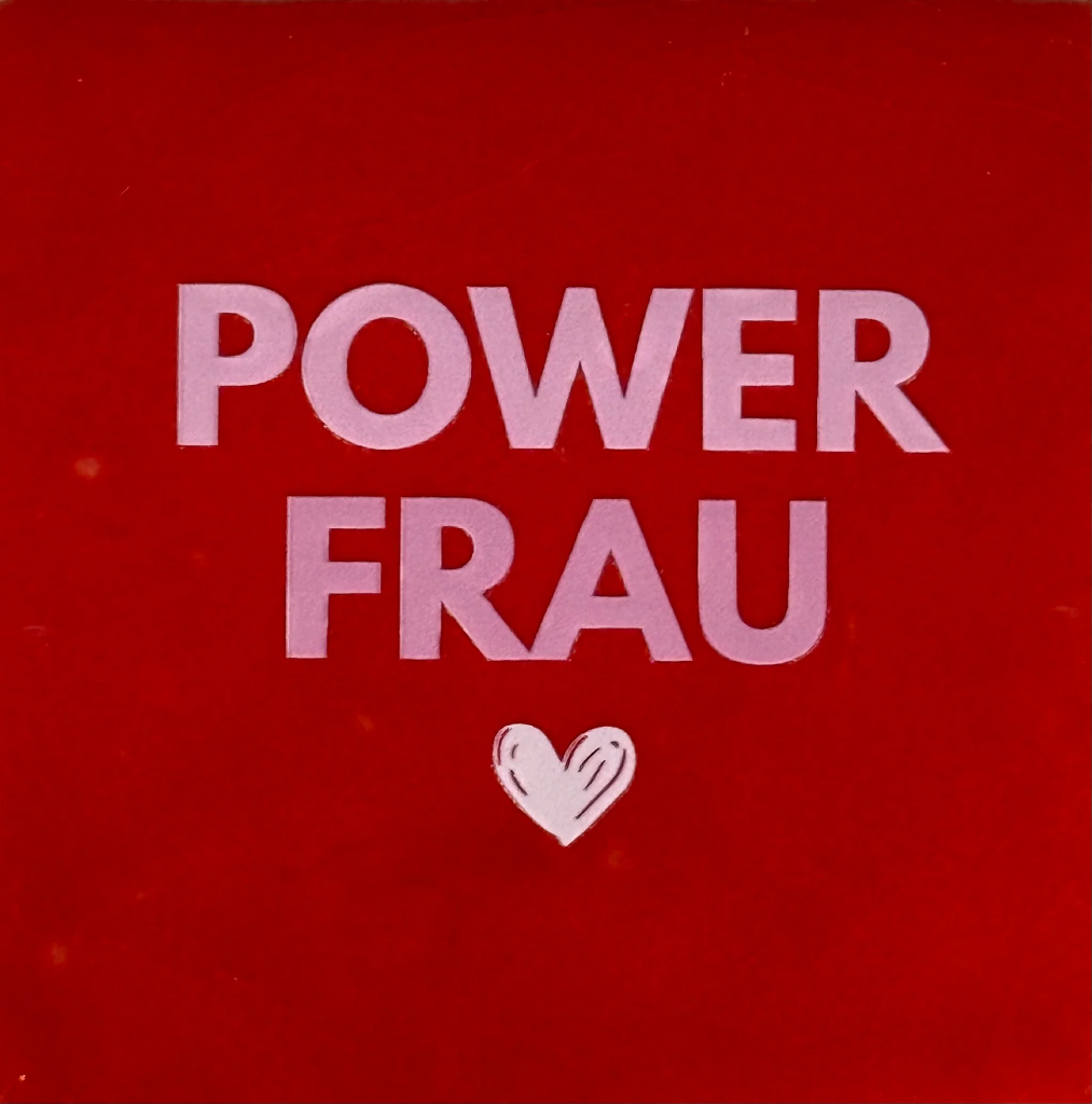 Yett tiles - Fliese/Untersetzer - Powerfrau - rot/rosa