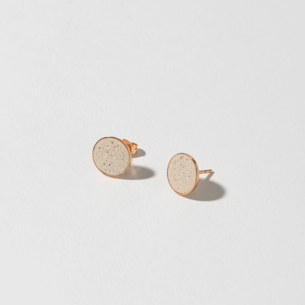 Hartgut Buntbeton - 11mm Ohrstecker (Paar) Silberfassung vergoldet - Erdenbeton - Roségold Ocker Taunus