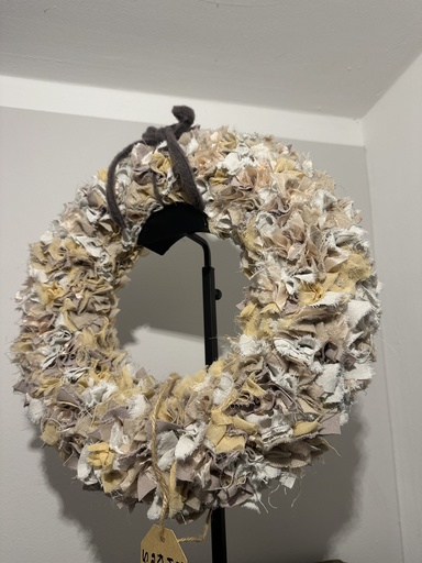 MiezeSchindler - handgemachter Kranz aus recycelten Stoffen - beige gemischt ø30cm