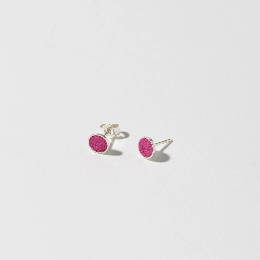 [4260664522263] Hartgut Buntbeton - 7mm Ohrstecker (Paar) Silberfassung - Buntbeton - pink